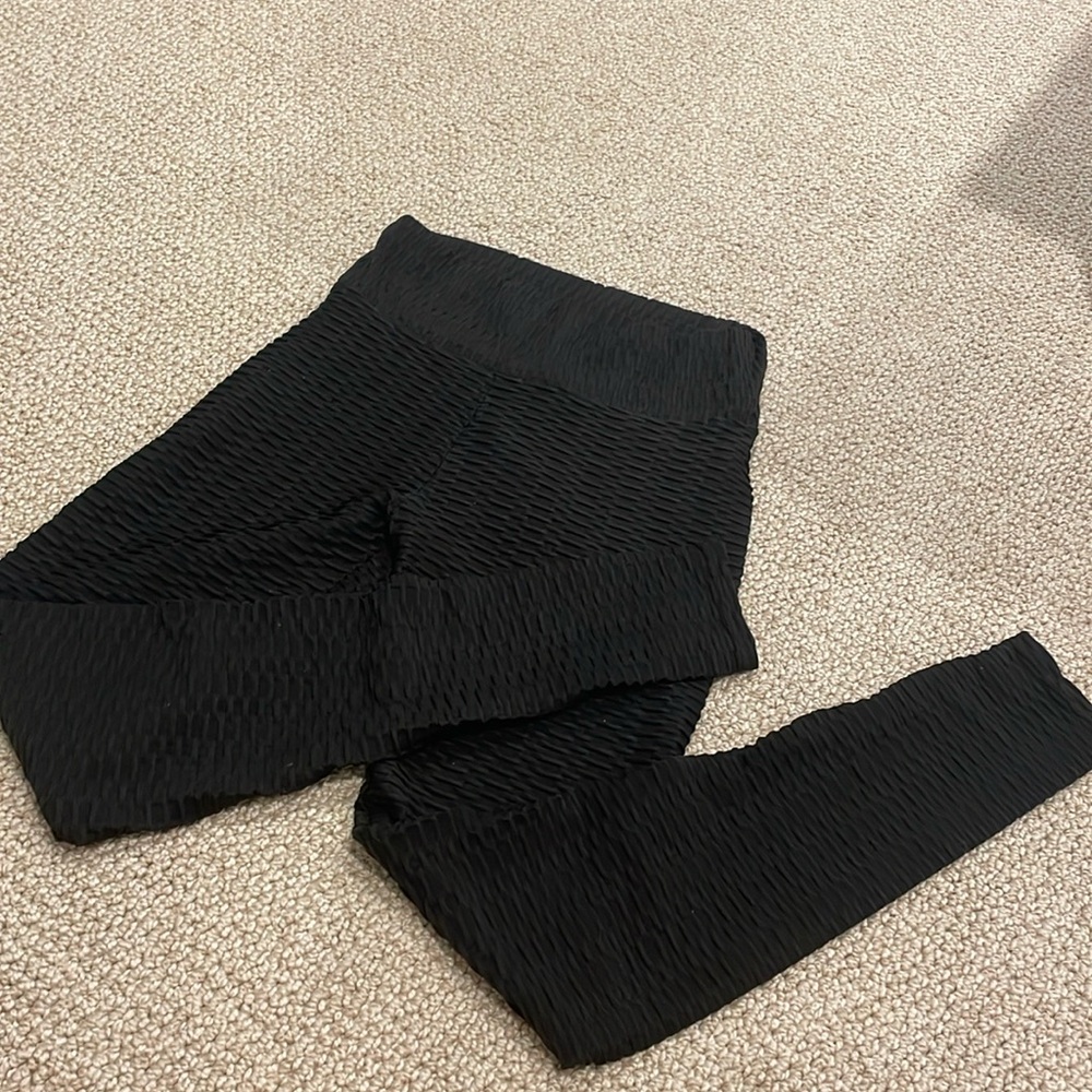 Black workout leggings
